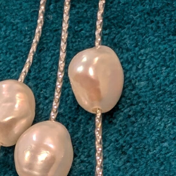 Sterling, 3 strands 18" L Sterling Silver 925 / fresh water pearls. - Picture 5 of 7